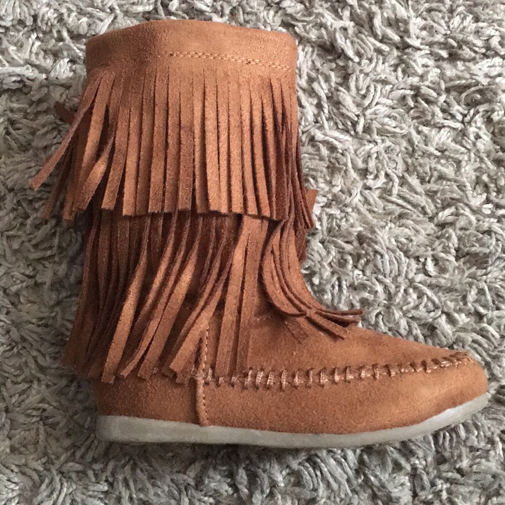 Fringe boots